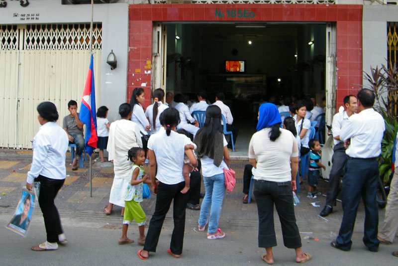 Uitvaart Sihanouk: dompertje, te druk