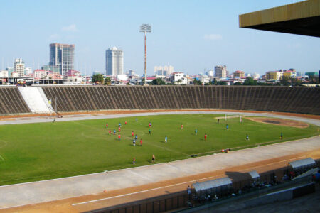 Mietjes & megafeest in Phnom Penh