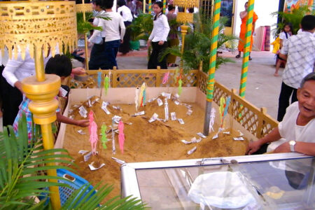 Pchum Ben: Knielen voor Hun Sen?