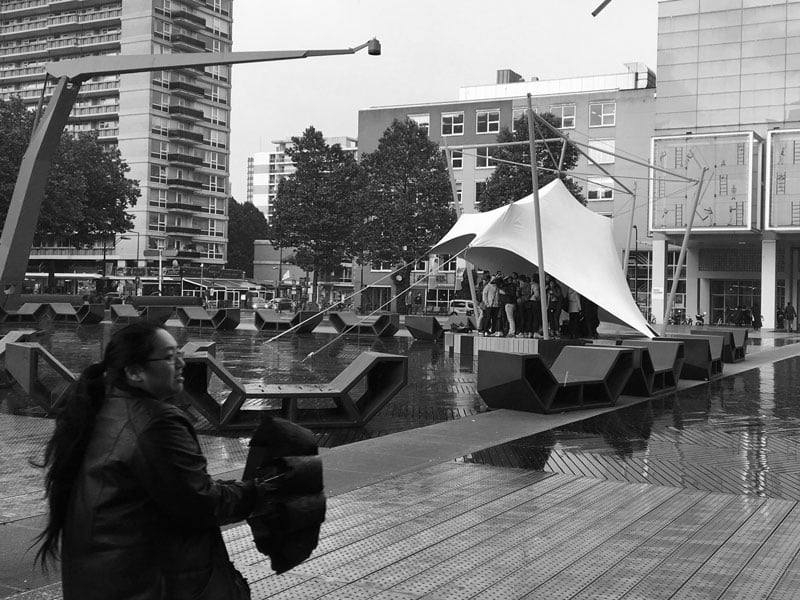 Hand in hand in Rotterdam