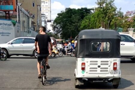 Phnom Penh: werk & onrust